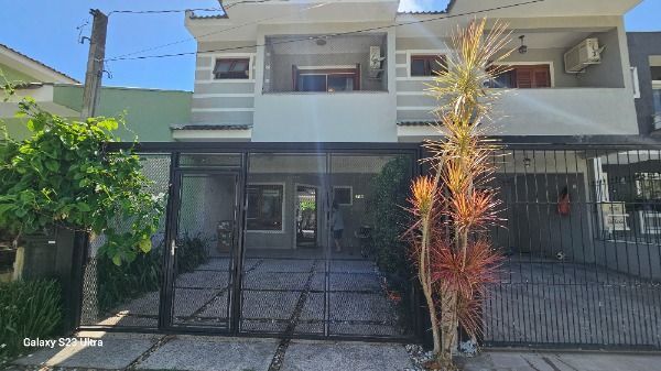 Casa em Porto Alegre, no bairro Hípica, com 3 dormitório(s), e 3 banheiros, à venda. — foto 30