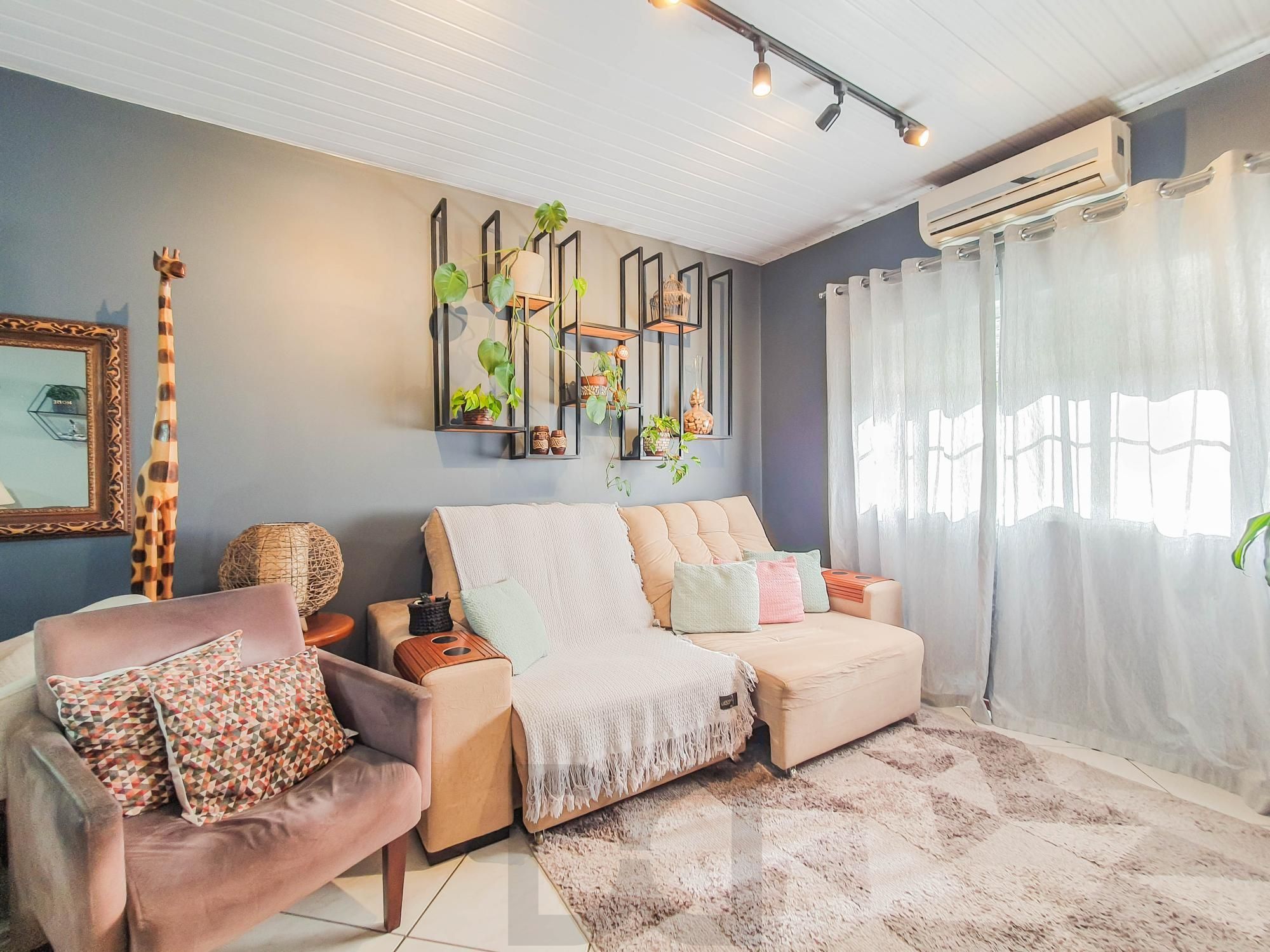 Casa térrea 3 dormitórios totalmente reformada área de churrasco coberta e entrada lateral ! — foto 9