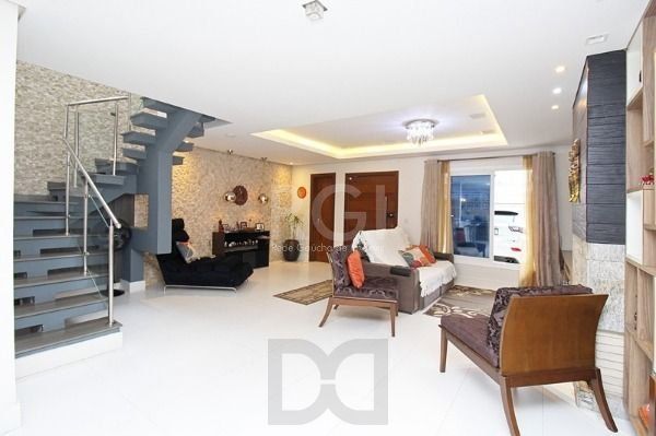 Casa em Porto Alegre, no bairro Hípica, com 3 dormitório(s), e 3 banheiros, à venda. — foto 6