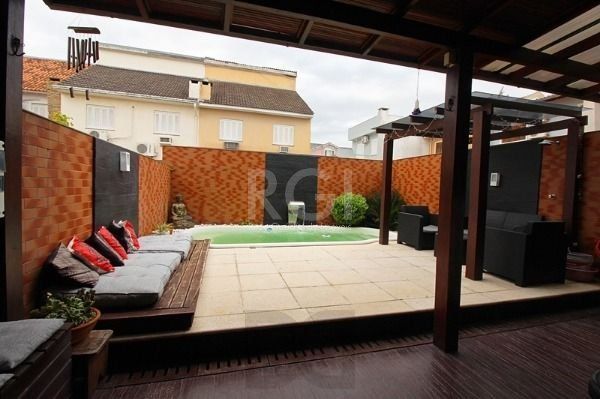 Casa em Porto Alegre, no bairro Hípica, com 3 dormitório(s), e 3 banheiros, à venda. — foto 17