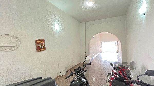Predio em Porto Alegre, no bairro Hípica, e 0 banheiros, à venda. — foto 8