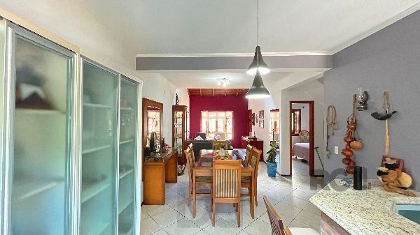 Casa em Porto Alegre, no bairro Hípica, com 3 dormitório(s), e 2 banheiros, à venda. — foto 14