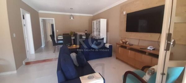 Casa para Venda - 374m², 4 dormitórios, sendo 1 suites, 3 vagas - Guarujá — foto 7