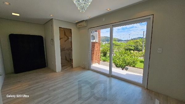 Casa em Porto Alegre, no bairro Hipica, com 3 dormitório(s), e 3 banheiros, à venda. — foto 19