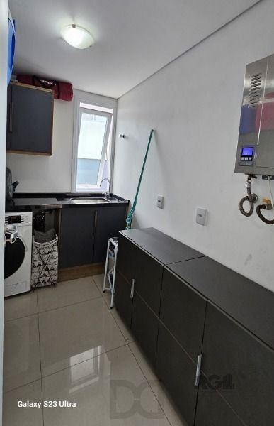 Casa em Porto Alegre, no bairro Hípica, com 3 dormitório(s), e 3 banheiros, à venda. — foto 25