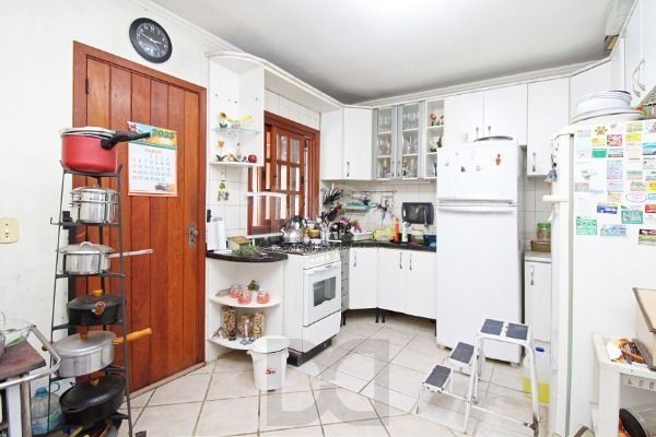 Casa em Porto Alegre, no bairro Hípica, com 2 dormitório(s), e 2 banheiros, à venda. — foto 9