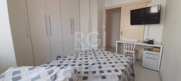 Casa para Venda - 374m², 4 dormitórios, sendo 1 suites, 3 vagas - Guarujá — foto 13