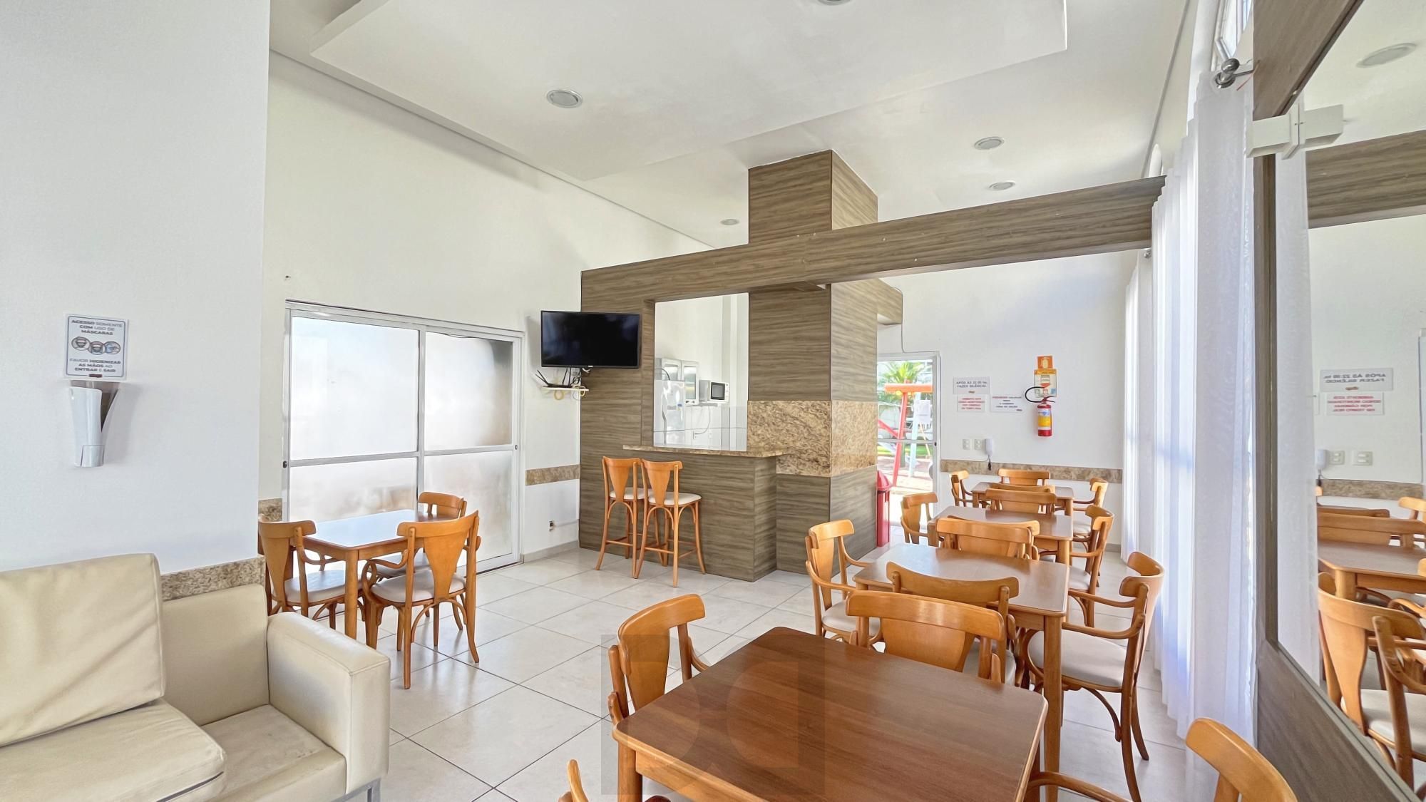 Excelente apartamento 2 dormitórios semi mobiliado — foto 22