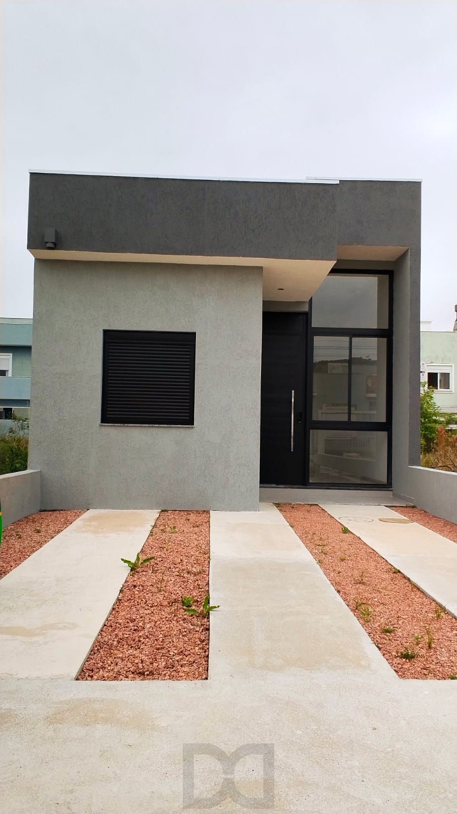 Excelente casa nova, térrea, 2 dormitórios com suíte e pátio — foto 1