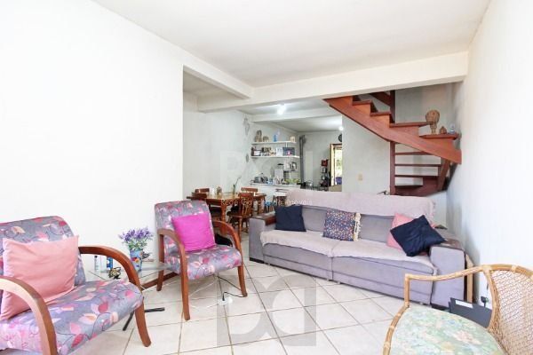 Casa em Porto Alegre, no bairro Hípica, com 2 dormitório(s), e 2 banheiros, à venda. — foto 4