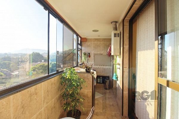 Apartamento em Porto Alegre, no bairro Nonoai, com 3 dormitório(s), com uma suíte e 1 banheiro, à venda. — foto 7