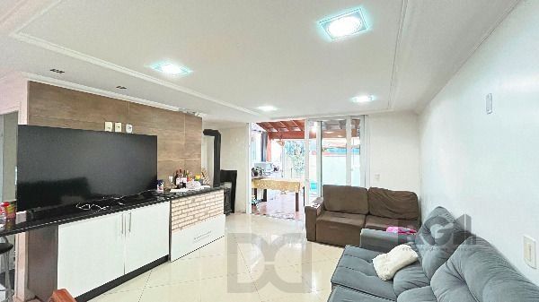 Casa em Porto Alegre, no bairro Hípica, com 3 dormitório(s), e 3 banheiros, à venda. — foto 13