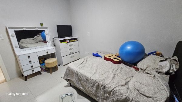 Casa em Porto Alegre, no bairro Hípica, com 3 dormitório(s), e 3 banheiros, à venda. — foto 12