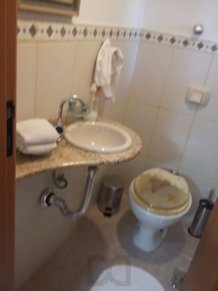 Sobrado em Ipanema, zona sul de Porto Alegre, com 175m² - 3 dormitorios, sotão, piscina. — foto 13