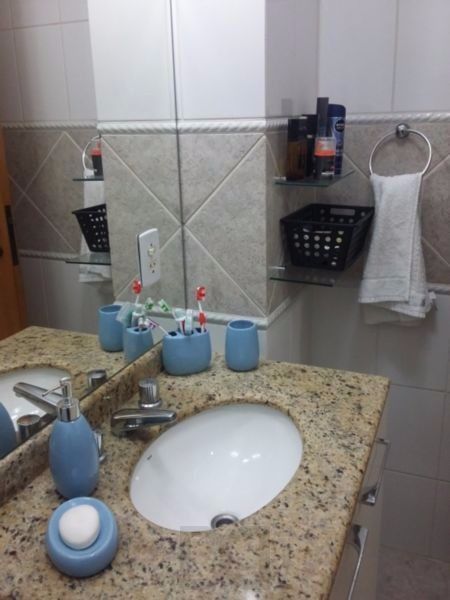 Sobrado em Ipanema, zona sul de Porto Alegre, com 175m² - 3 dormitorios, sotão, piscina. — foto 12