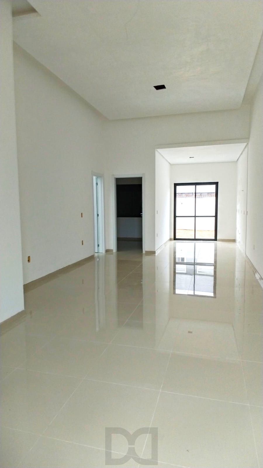 Excelente casa nova, térrea, 2 dormitórios com suíte e pátio — foto 4