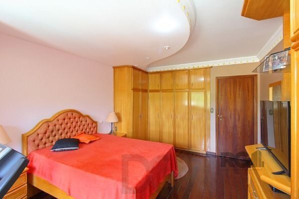 Casa em Porto Alegre, no bairro Ipanema, com 3 dormitório(s), e 3 banheiros, à venda. — foto 49