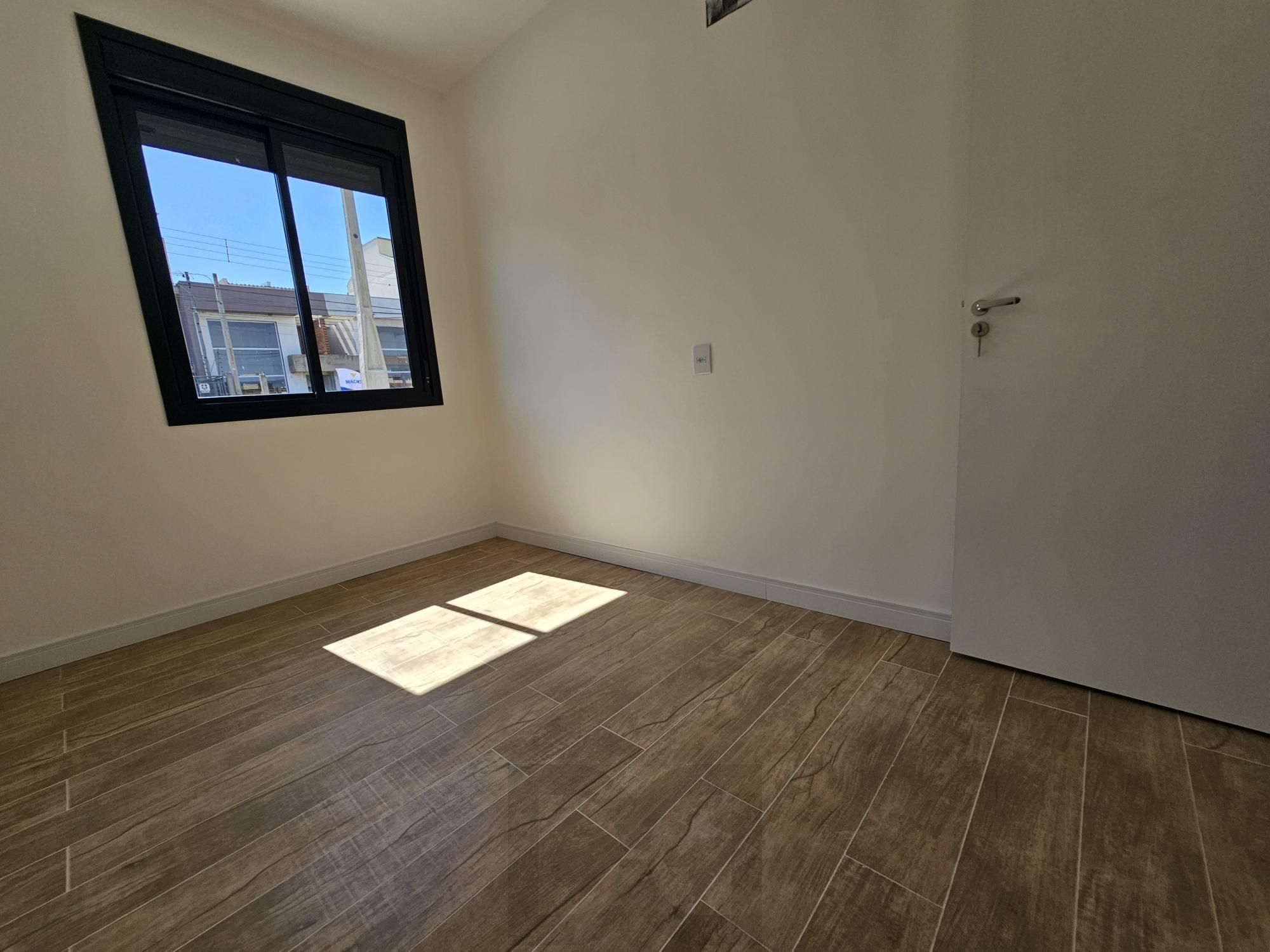 Casa térrea 3 dormitórios nova no Residencial Hipica Boulevard no bairro Hípica, próximo a Escola Cesi e Desco Atadado ! — foto 5
