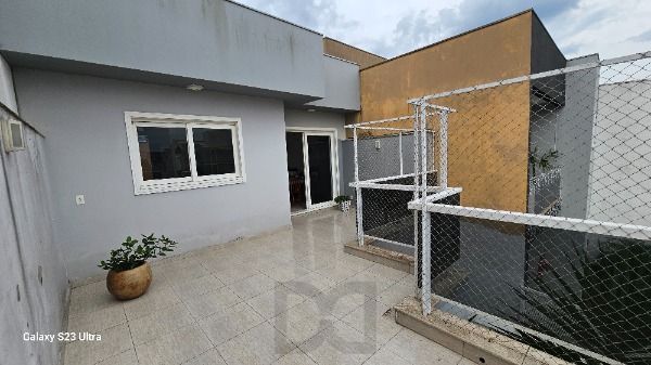 Casa em Porto Alegre, no bairro Hípica, com 3 dormitório(s), e 3 banheiros, à venda. — foto 23