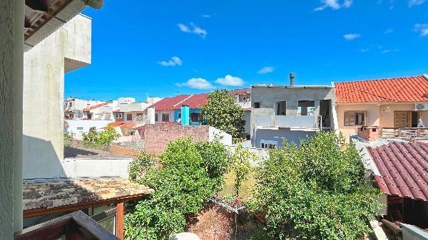 Casa em Porto Alegre, no bairro Hípica, com 3 dormitório(s), e 2 banheiros, à venda. — foto 42