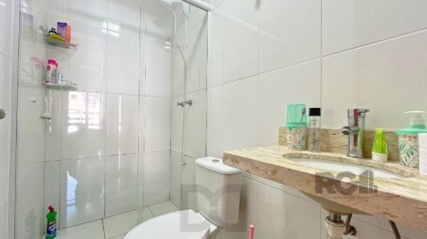 Casa em Porto Alegre, no bairro Guarujá, com 2 dormitório(s), e 2 banheiros, à venda. — foto 22