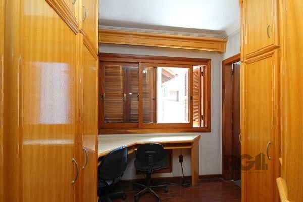 Casa em Porto Alegre, no bairro Ipanema, com 3 dormitório(s), e 3 banheiros, à venda. — foto 45