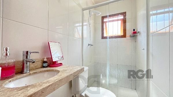 Casa em Porto Alegre, no bairro Guarujá, com 2 dormitório(s), e 2 banheiros, à venda. — foto 29