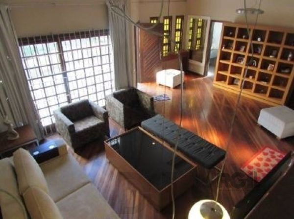 Casa em Porto Alegre, no bairro Nonoai, com 4 dormitório(s), e 4 banheiros, à venda. — foto 10