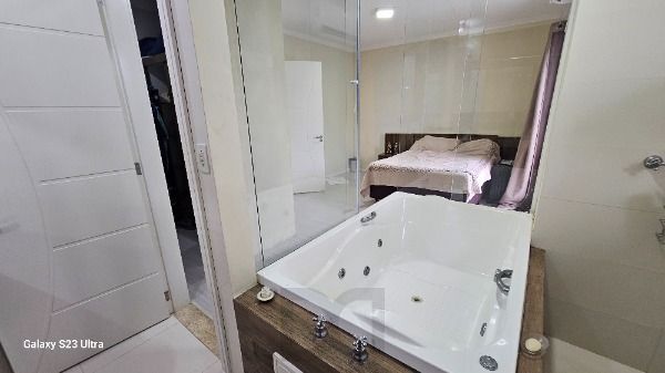 Casa em Porto Alegre, no bairro Hípica, com 3 dormitório(s), e 3 banheiros, à venda. — foto 38