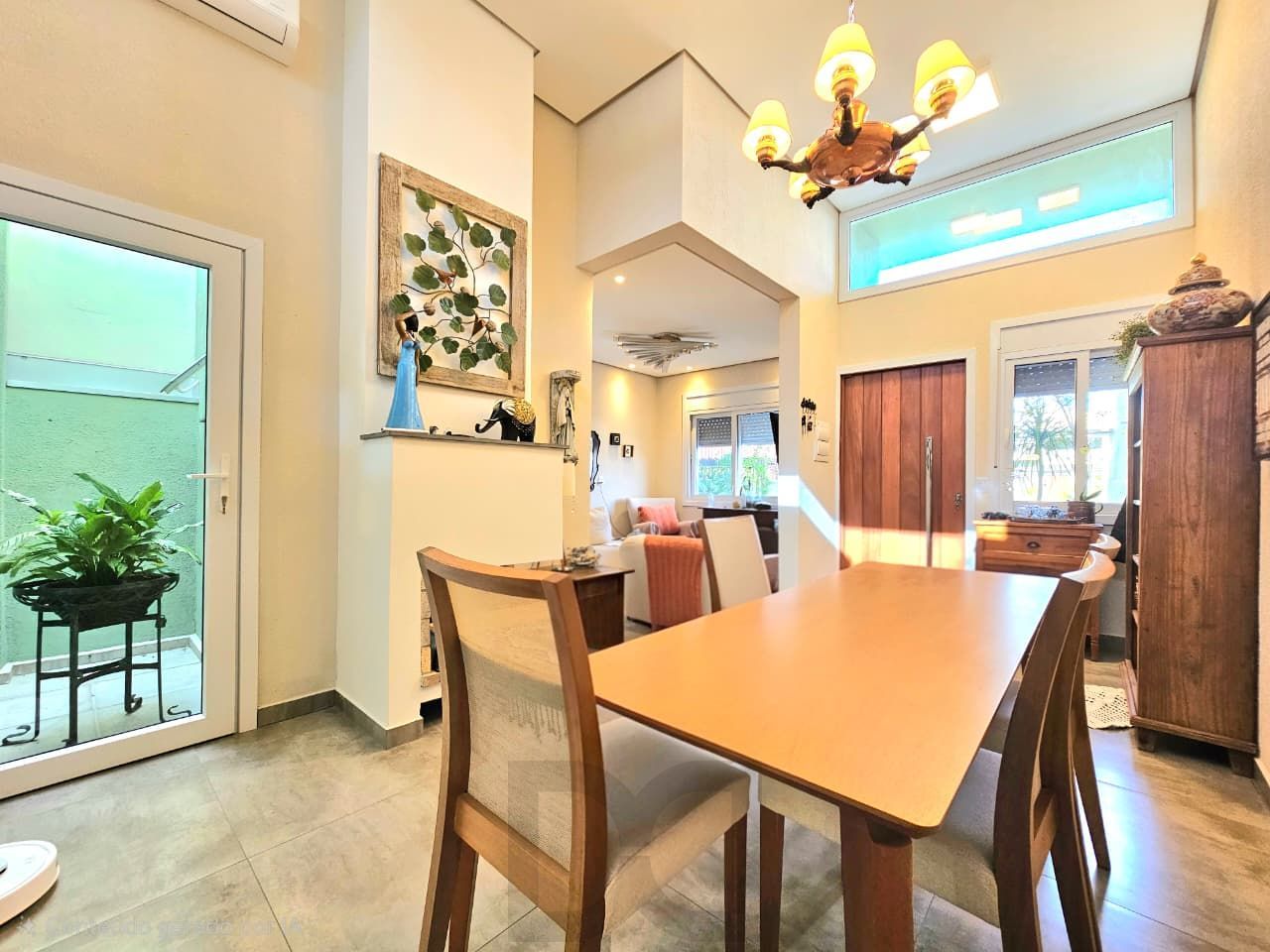 Casa térrea mobiliada de 3 dormitórios com uma suíte no bairro Aberta dos Morros — foto 8