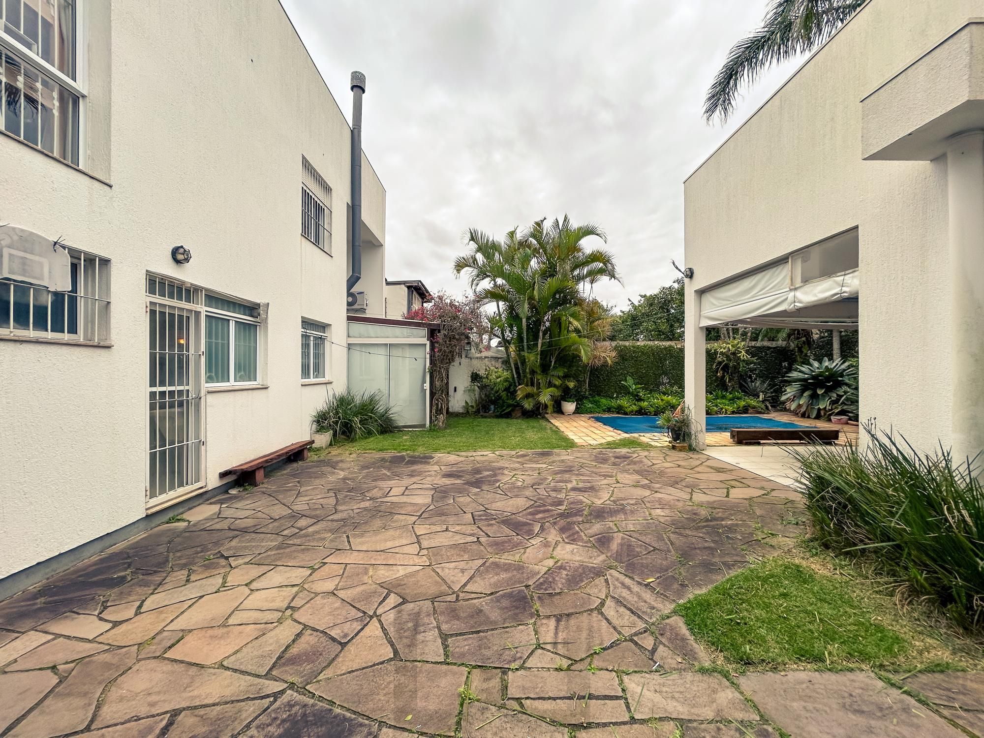 Casa em Porto Alegre, no bairro Espírito Santo, com 3 dormitório(s), e 3 banheiros, à venda. — foto 33