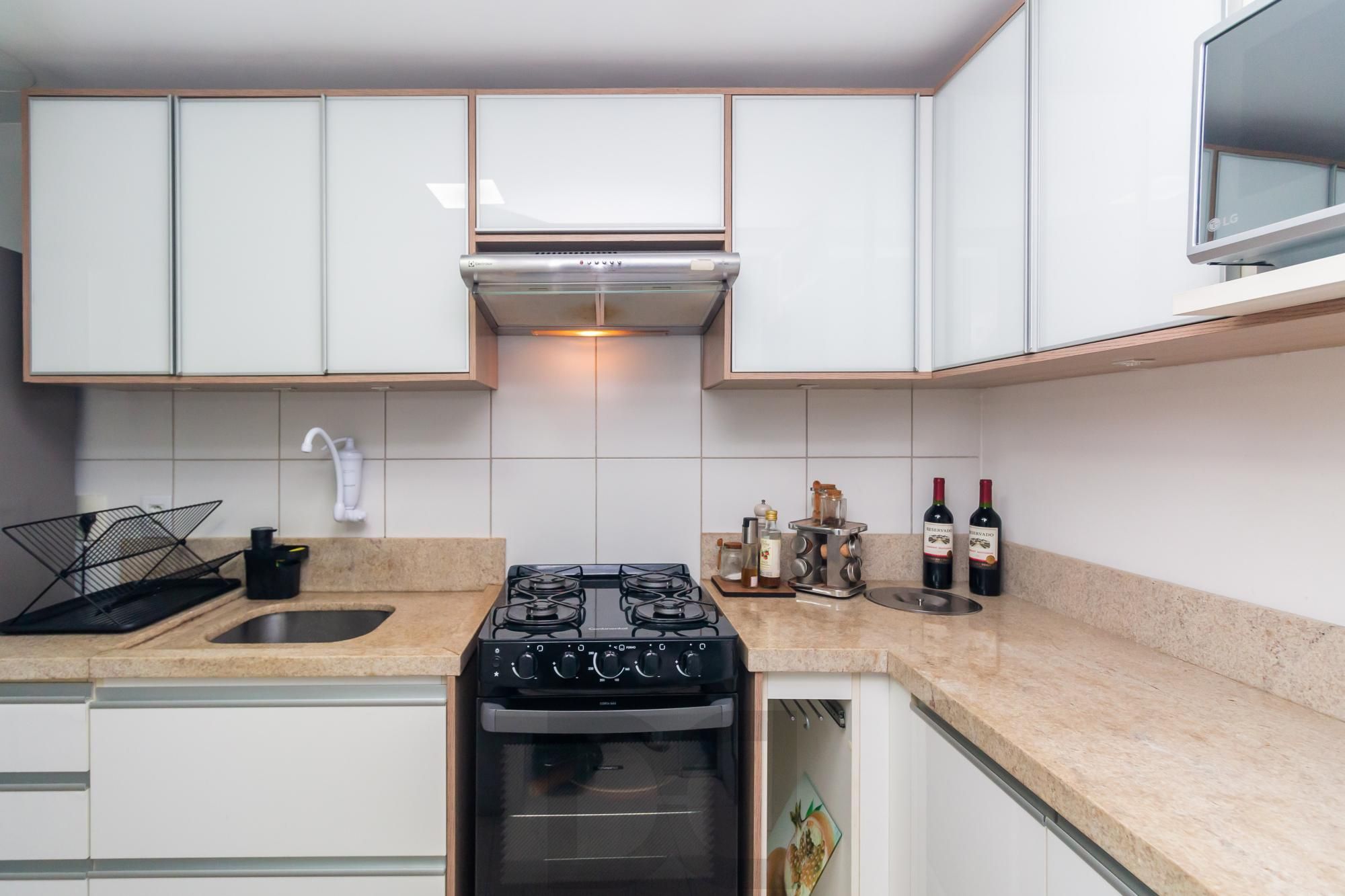 Excelente apartamento 2 dormitórios semi mobiliado — foto 8