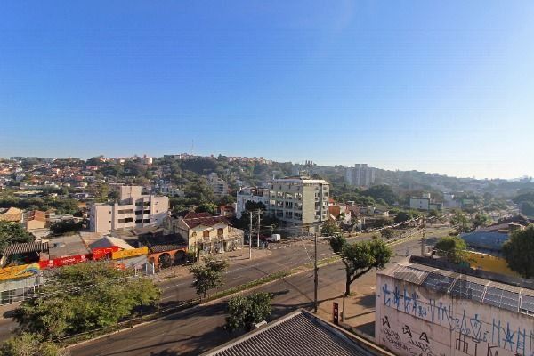 Apartamento em Porto Alegre, no bairro Nonoai, com 3 dormitório(s), com uma suíte e 1 banheiro, à venda. — foto 23