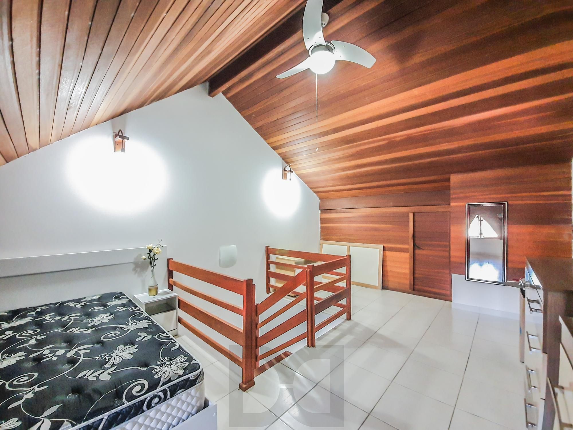 Otimo sobrado com 3 dormitórios sendo 2 suites no bairro Guaruja — foto 32