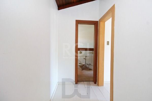 Casa em Porto Alegre, no bairro Ipanema, com 3 dormitório(s), e 3 banheiros, à venda. — foto 29
