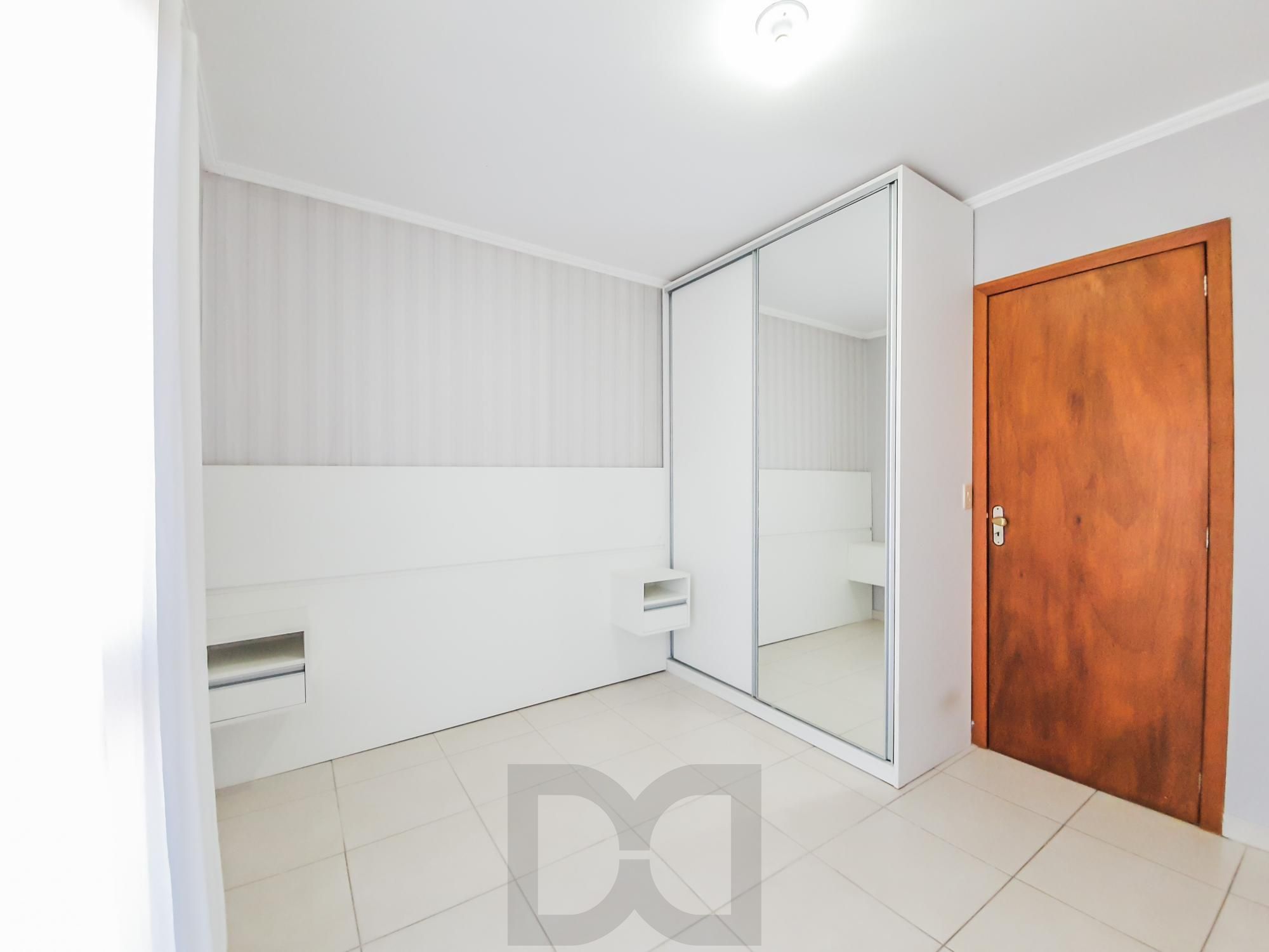 Otimo sobrado com 3 dormitórios sendo 2 suites no bairro Guaruja — foto 25