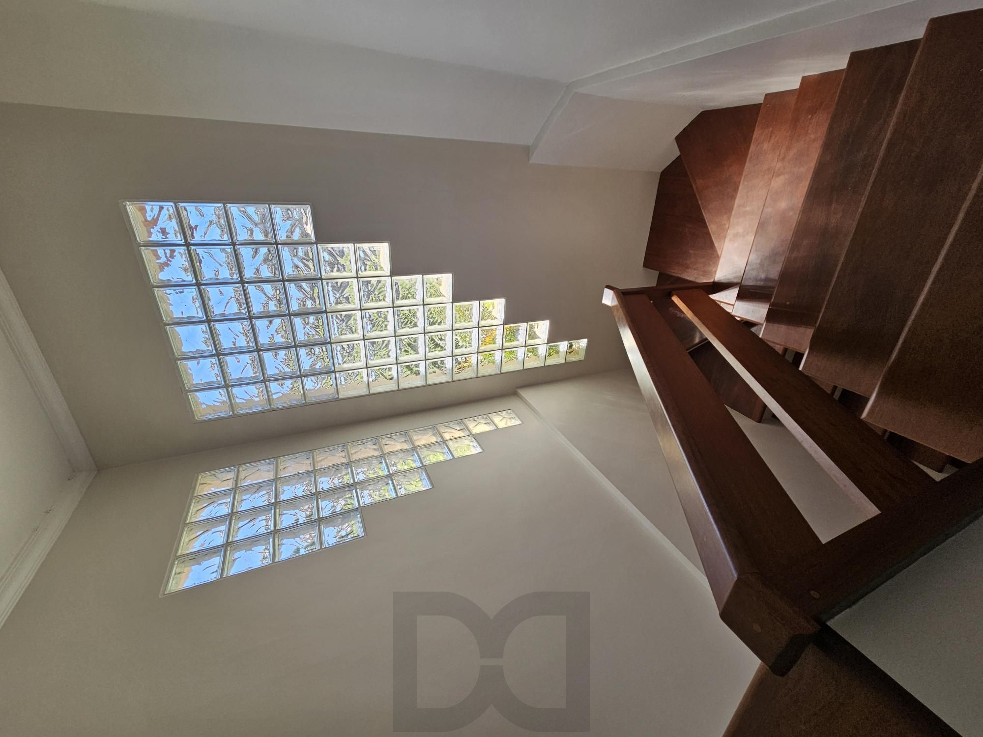 Sobrado 3 dormitórios com lareira, churrasqueira, piscina, 4 vagas garagem com 196,00m² de área construída no bairro Hípica ! — foto 14