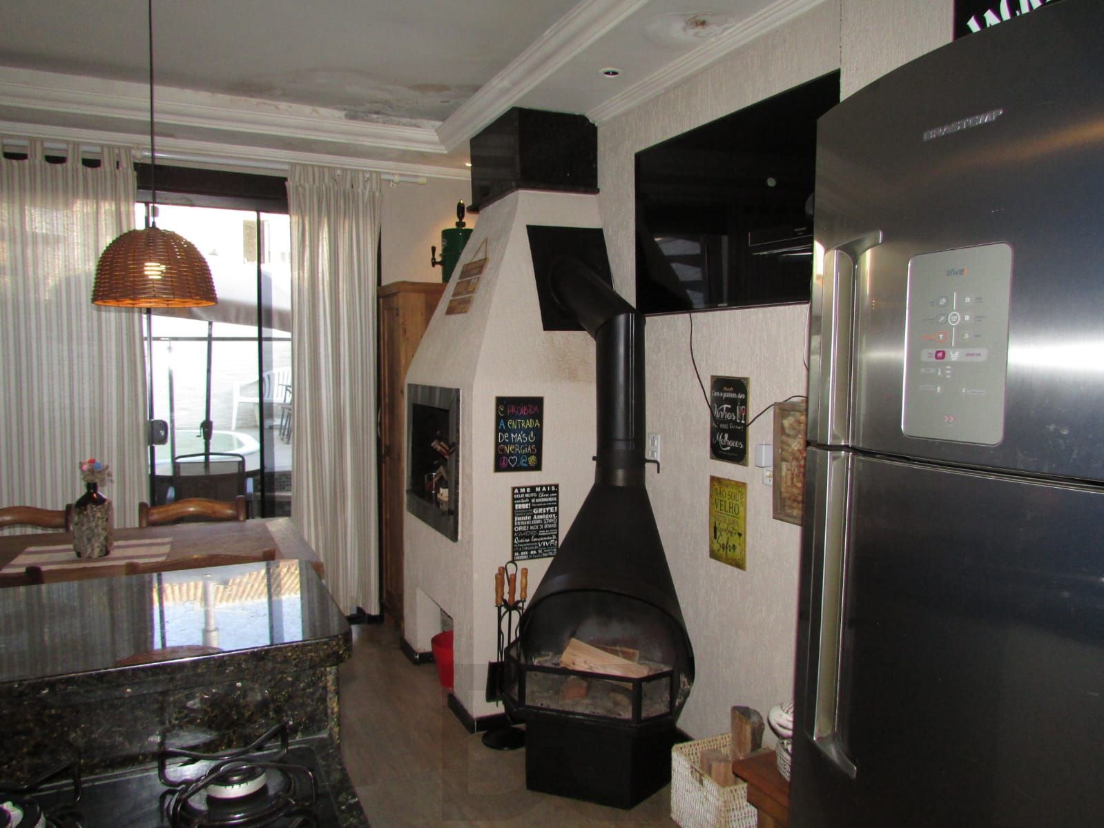 Casa na Zona sul de Porto Alegre com 02 dormitórios e pátio. — foto 12