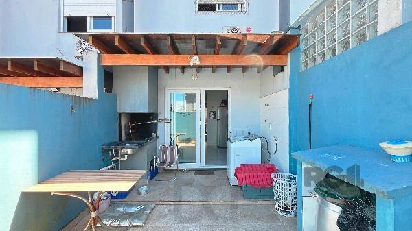 Casa em Porto Alegre, no bairro Guarujá, com 3 dormitório(s), e 3 banheiros, à venda. — foto 17
