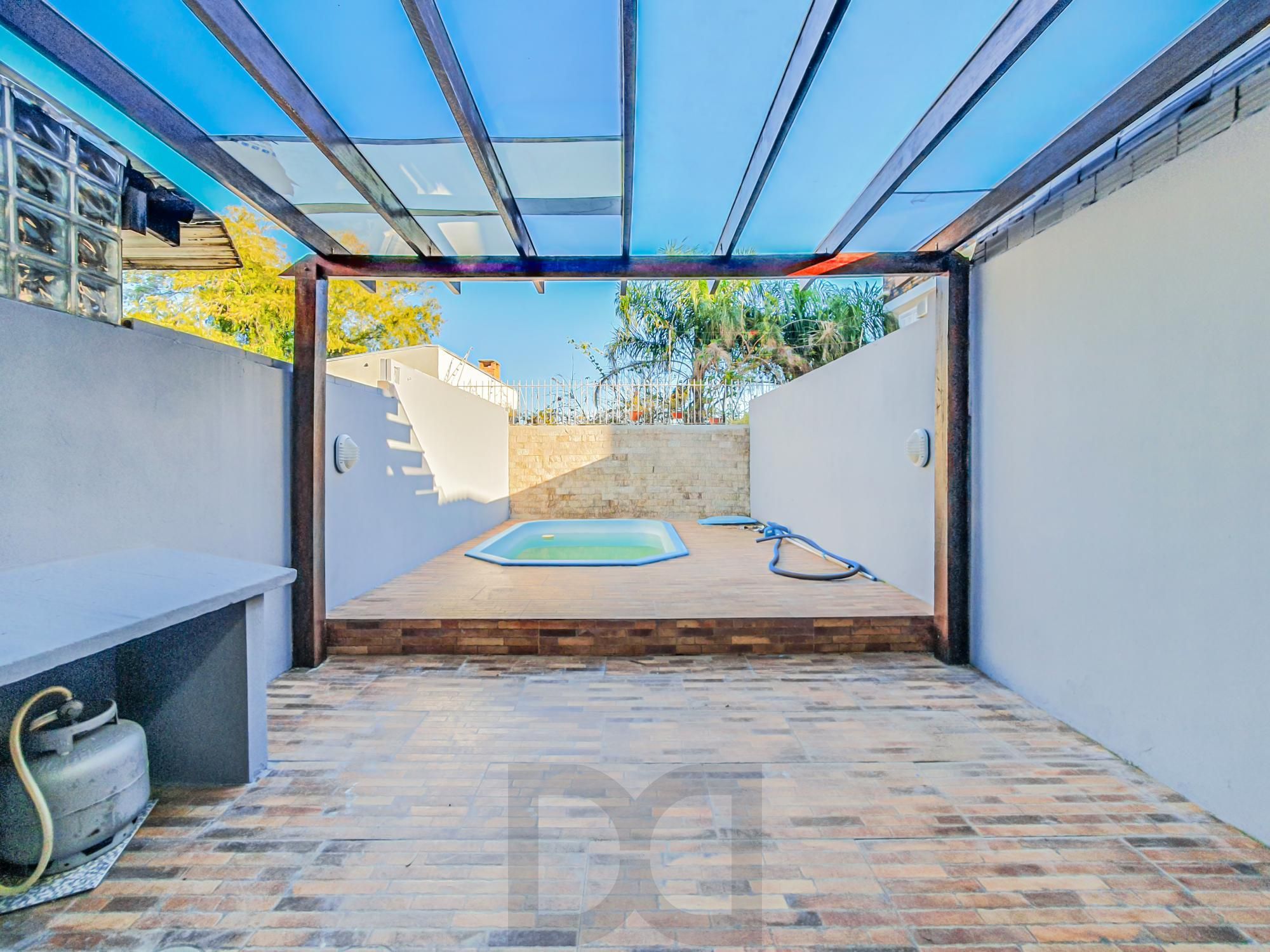 Linda casa com 2 suítes localizada no bairro Hípica, — foto 16