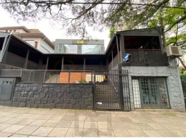 Casa Comercial em Porto Alegre, no bairro Moinhos de Vento, e 0 banheiros, à venda. — foto 1