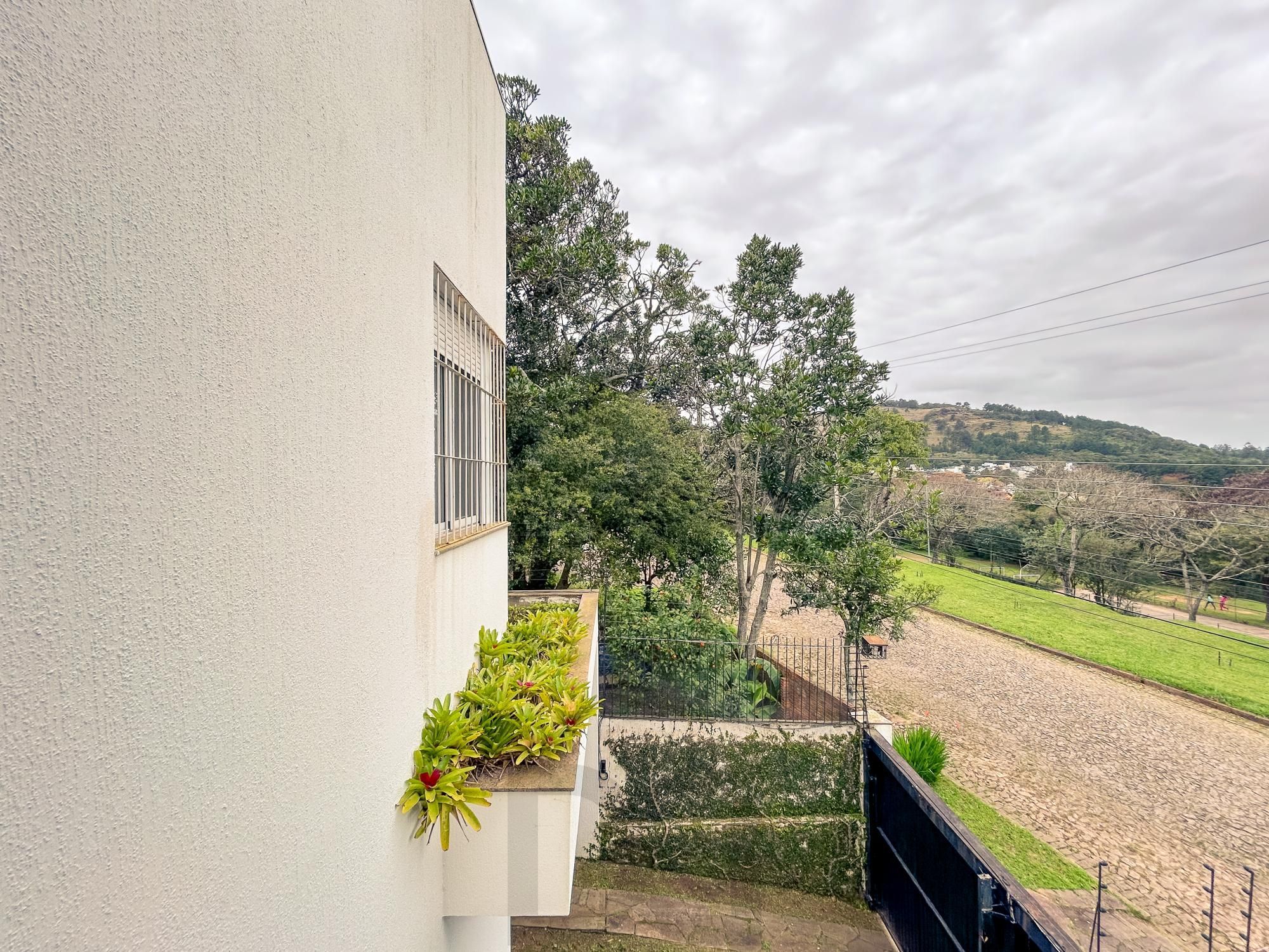 Casa em Porto Alegre, no bairro Espírito Santo, com 3 dormitório(s), e 3 banheiros, à venda. — foto 48