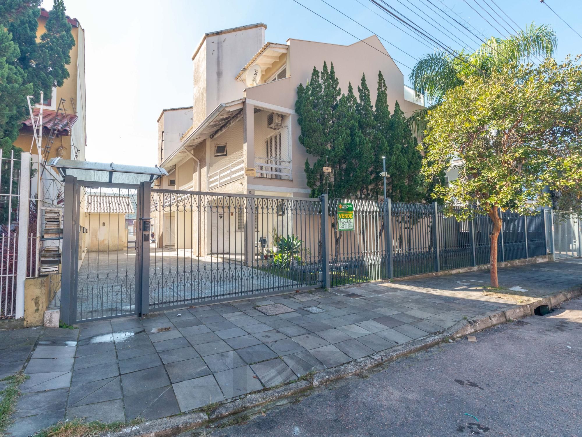 Excelente sobrado 03 dormitórios em Condominio fechado com vaga dupla - Altos de Santa Rita — foto 1