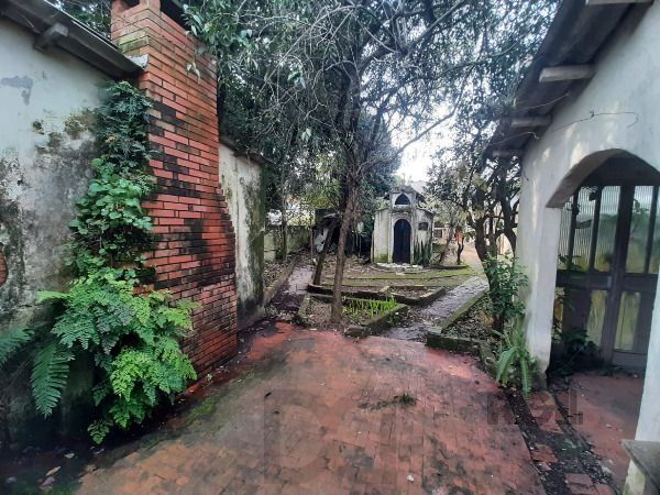 Casa em Porto Alegre, no bairro Cristal, com 4 dormitório(s), e 4 banheiros, à venda. — foto 29