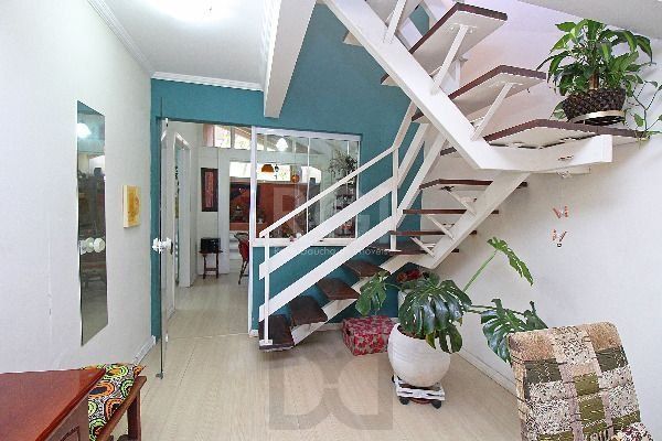 Casa em Porto Alegre, no bairro Ipanema, com 3 dormitório(s), e 3 banheiros, à venda. — foto 9