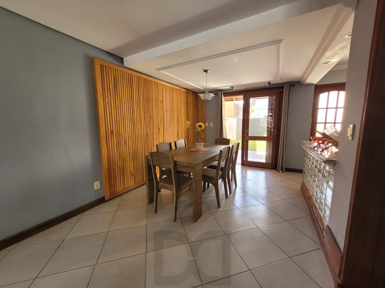 Casa Mobiliada com 3 Dormitórios à Venda — foto 6