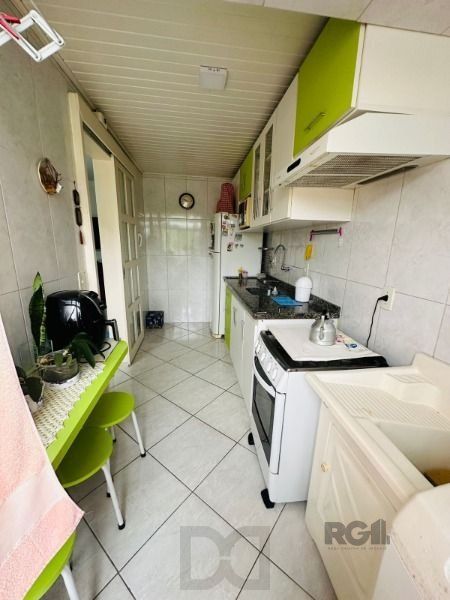 Apartamento em Porto Alegre, no bairro Cristal, com 2 dormitório(s), e 2 banheiros, à venda. — foto 9