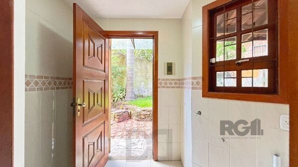 Casa para Venda - 144m², 2 dormitórios, 2 vagas - Lomba do Pinheiro — foto 19