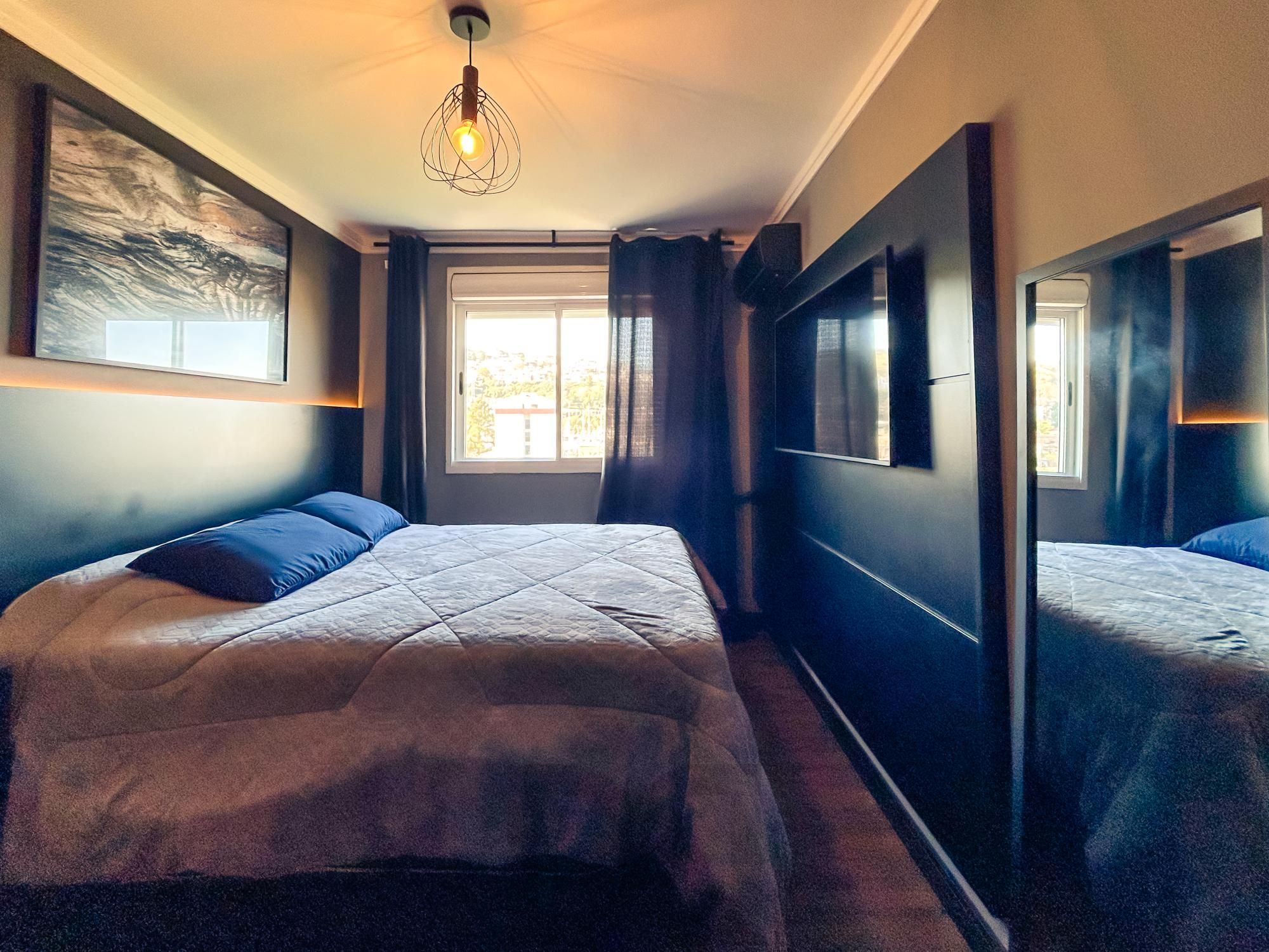Apartamento mobiliado de 2 dormitórios com 1 suíte no bairro Cristal — foto 26