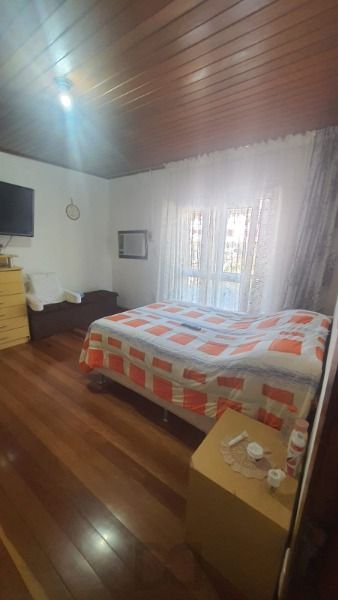 Casa em Porto Alegre, no bairro Nonoai, com 3 dormitório(s), e 3 banheiros, à venda. — foto 36